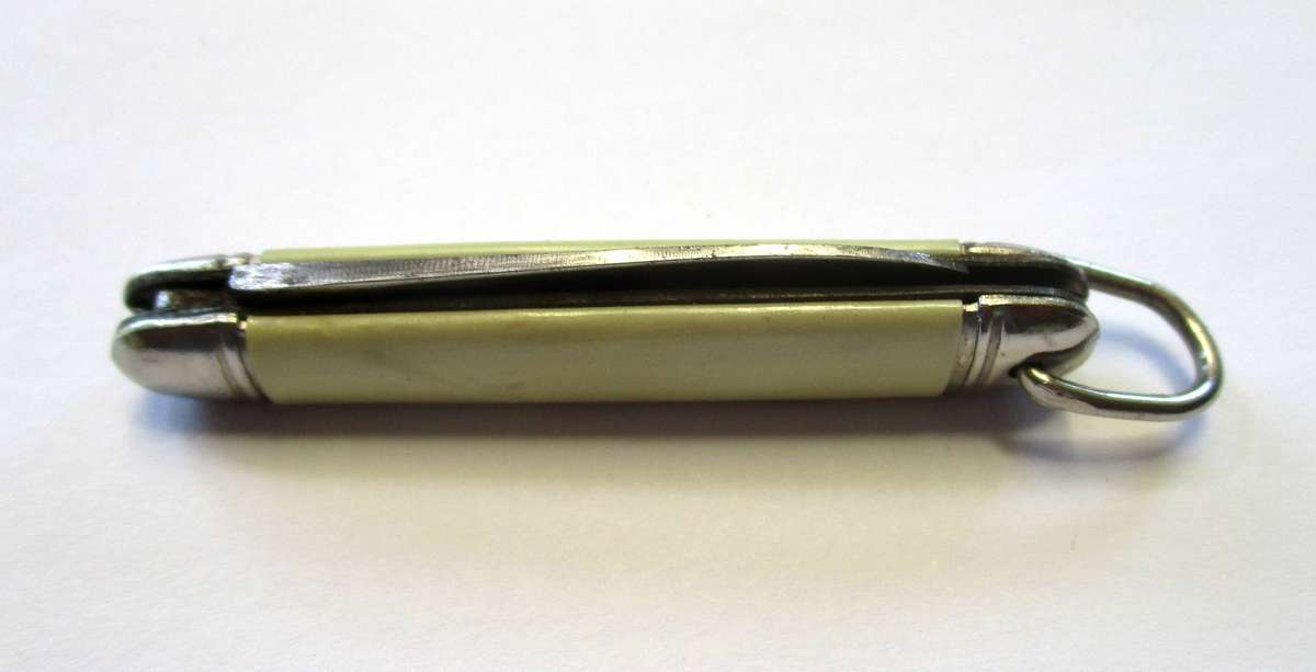 Small Vintage Pen Knife - made by Richards of Sheffield, England