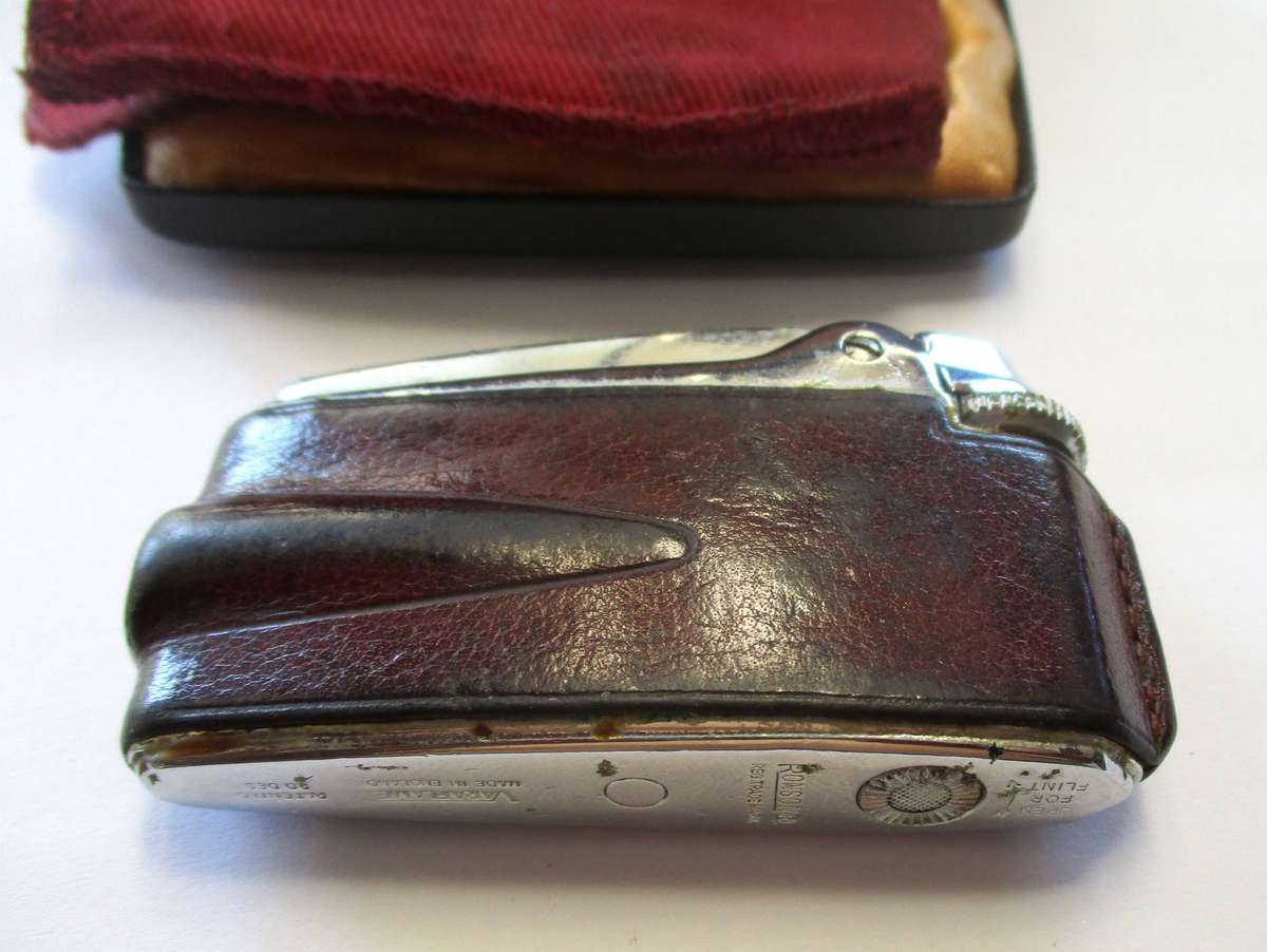 Vintage Ronson Varaflame Lighter in Box with pouch