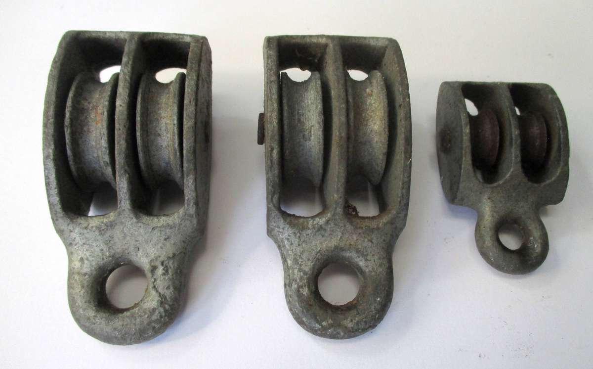 Lot of double metal pulleys
