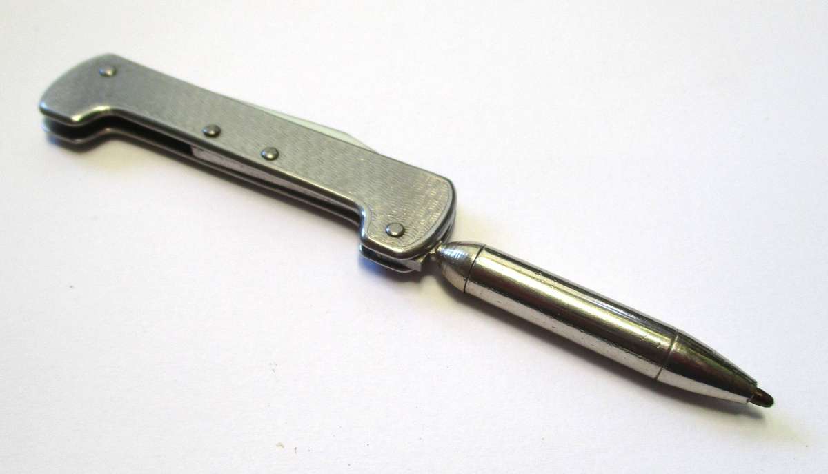 Vintage Richards (Lamp Post) pocket knife with pen - Sheffield, England