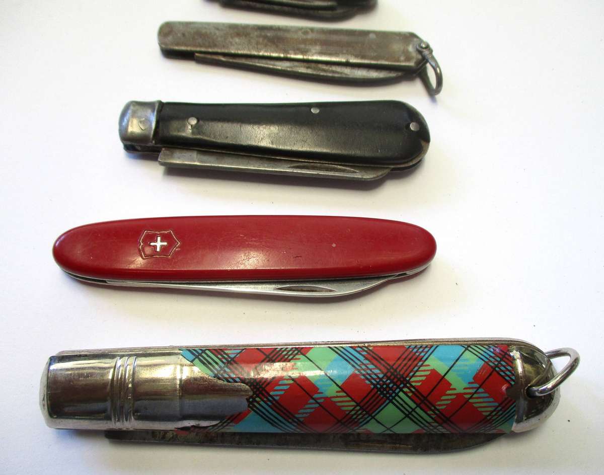 Pocket knife lot - well used condition