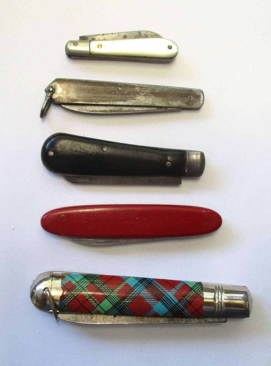 Pocket knife lot - well used condition