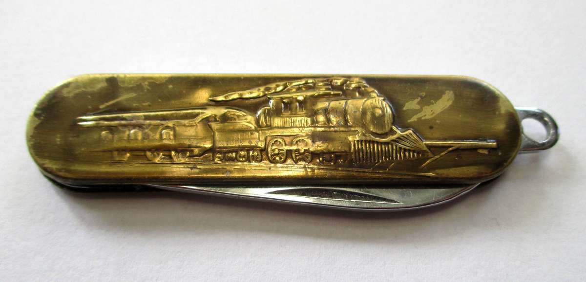 Small brass pocket knife - Steam train motif