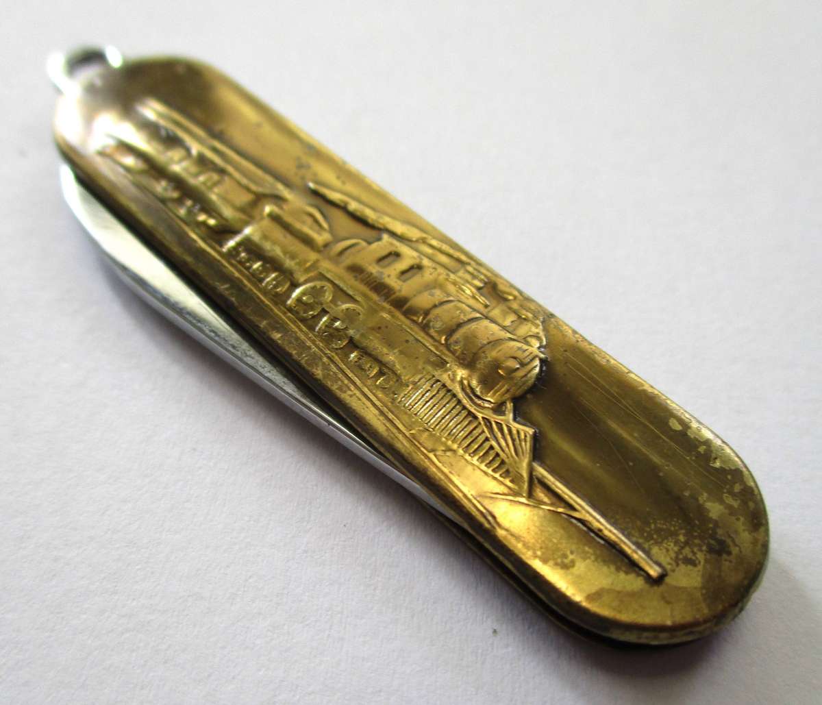 Small brass pocket knife - Steam train motif
