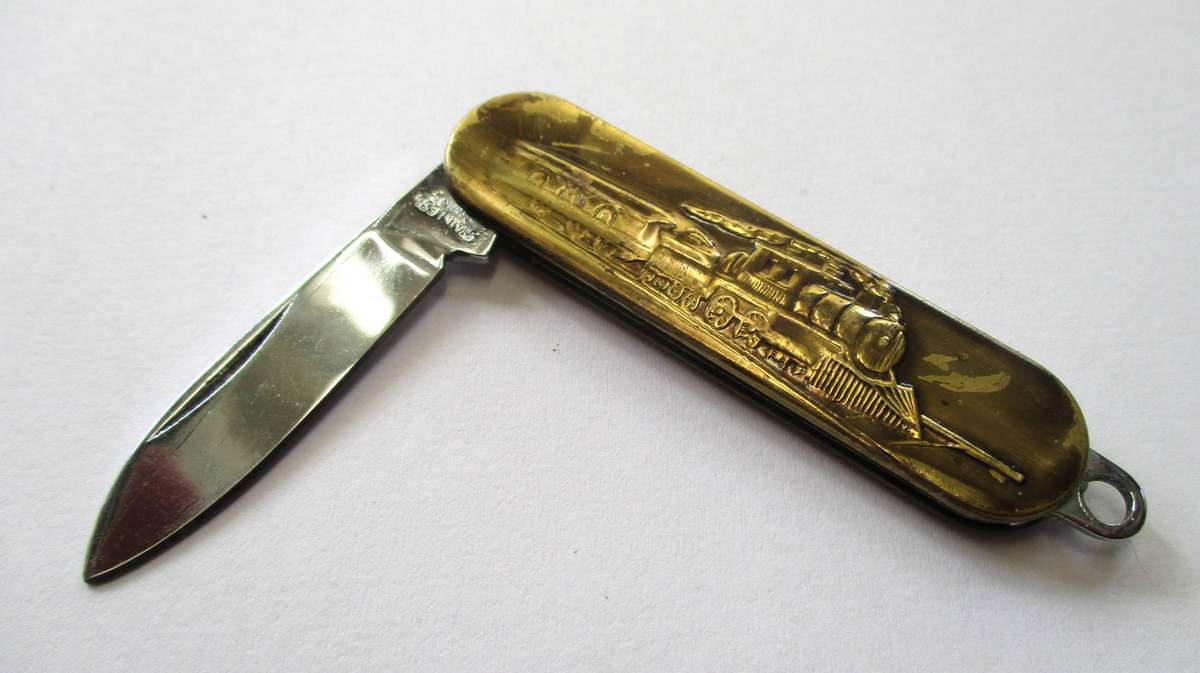 Small brass pocket knife - Steam train motif