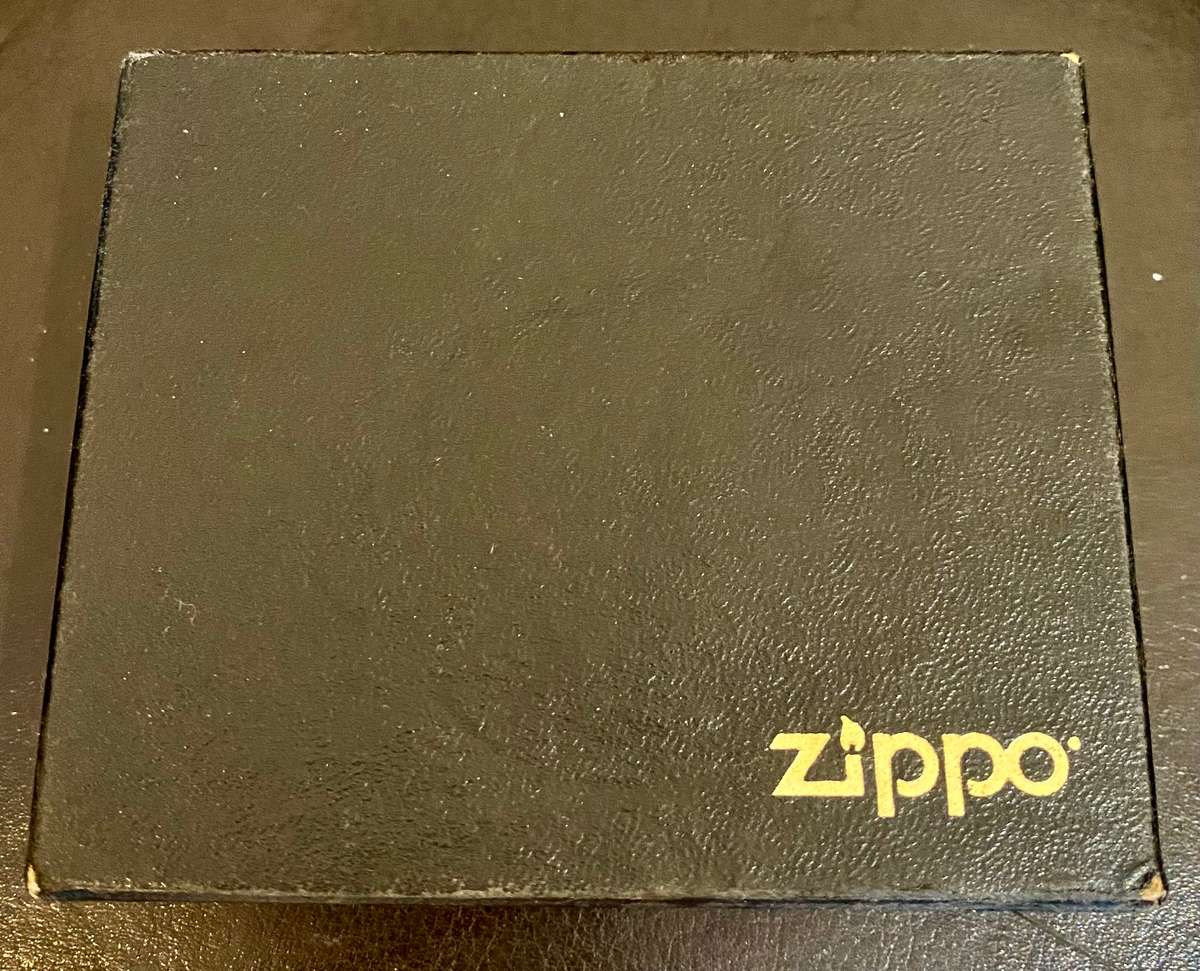 Genuine Zippo collectable folding pocket knife in original box with papers