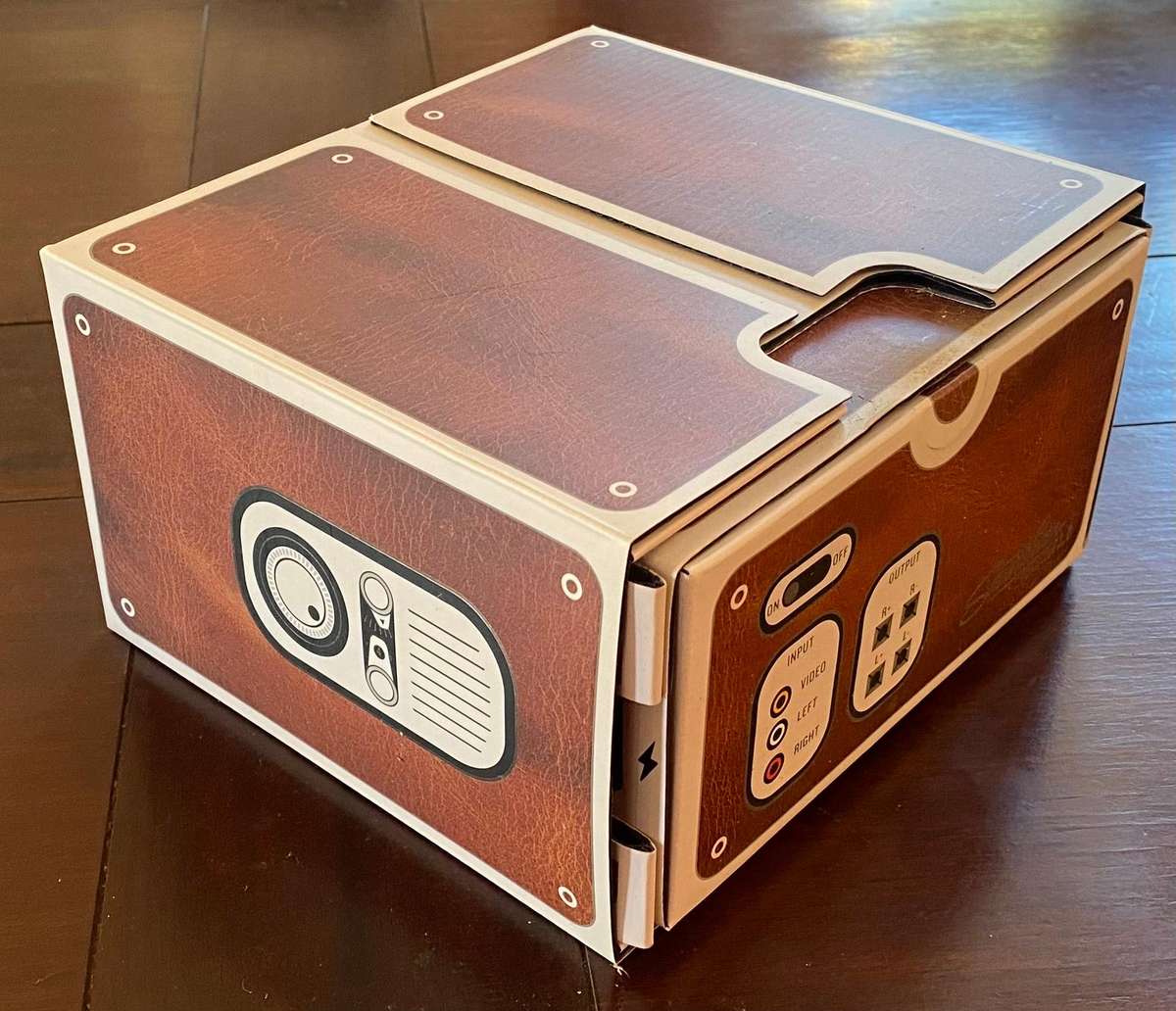 smartphone cinema in a box projector