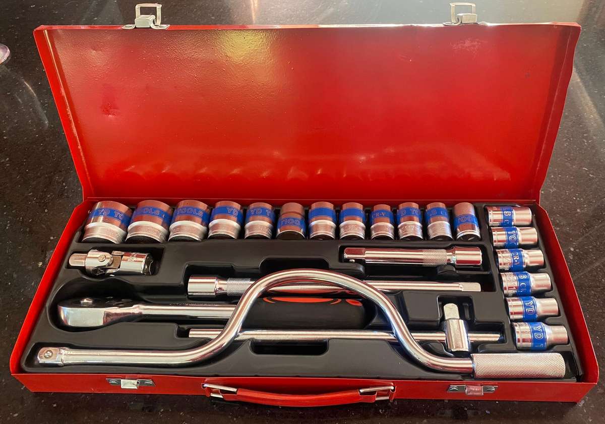 24 piece 1/2 inch drive socket set in steel carry case