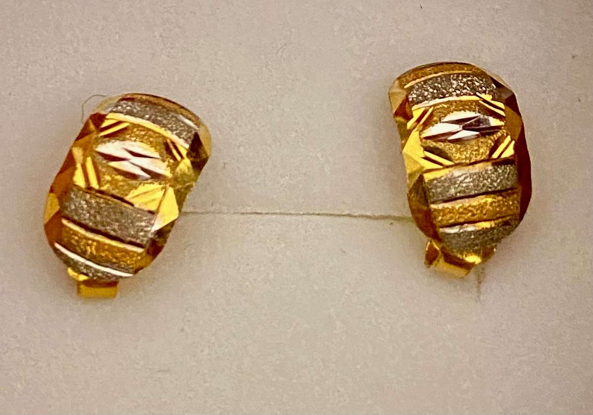 18ct yellow and white gold curved stud earrings with texture design