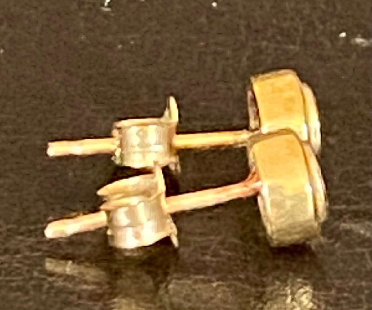 9ct yellow and white circular stud earrings with Diamonds