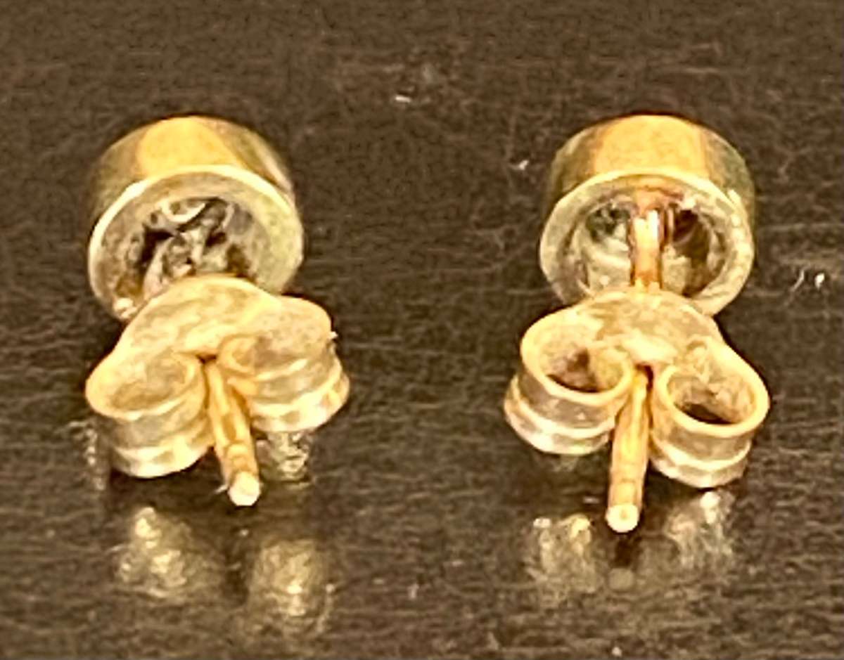 9ct yellow and white circular stud earrings with Diamonds