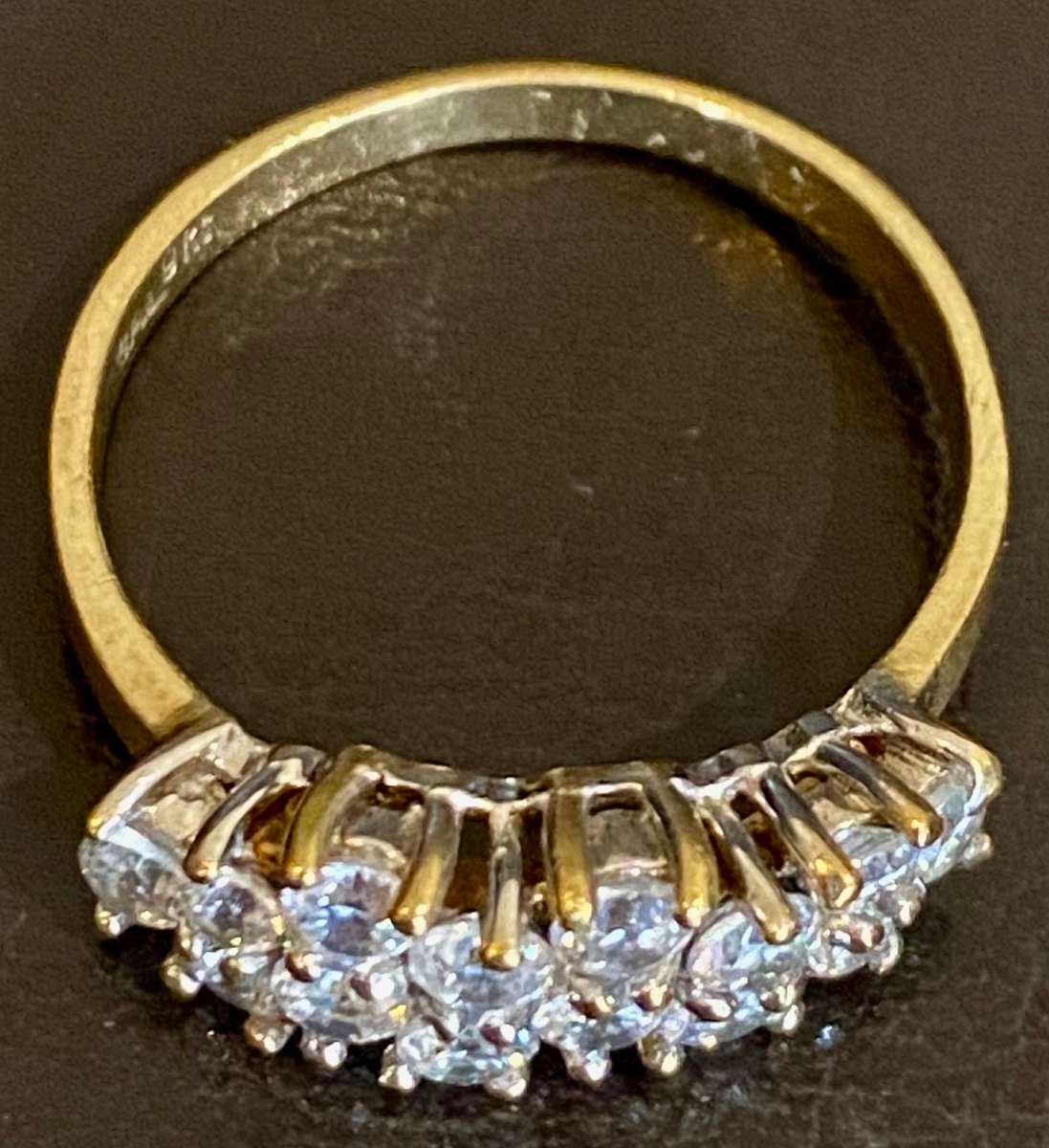 9ct yellow gold cluster style ring with Cubic Zirconium's