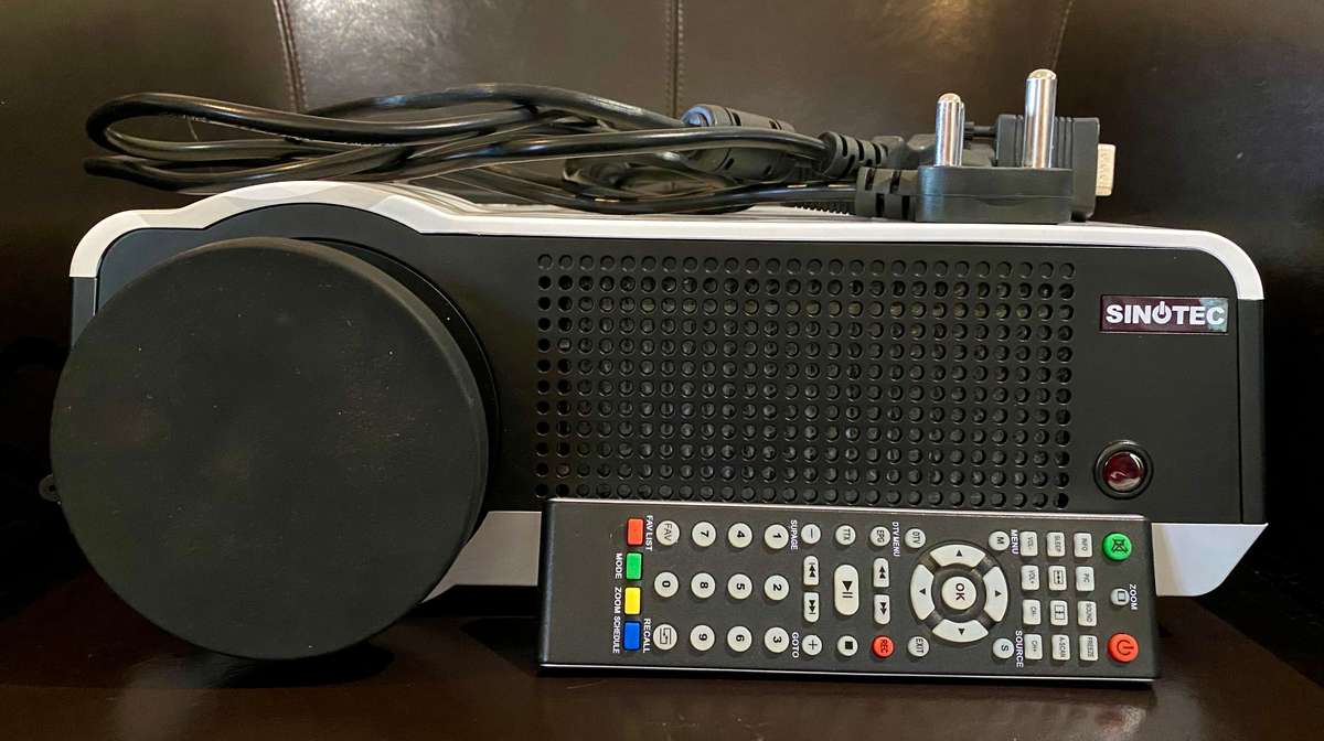 Sinotec LED projector model SPJ86C with remote in box