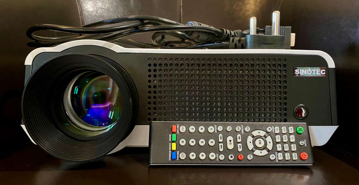 Sinotec LED projector model SPJ86C with remote in box