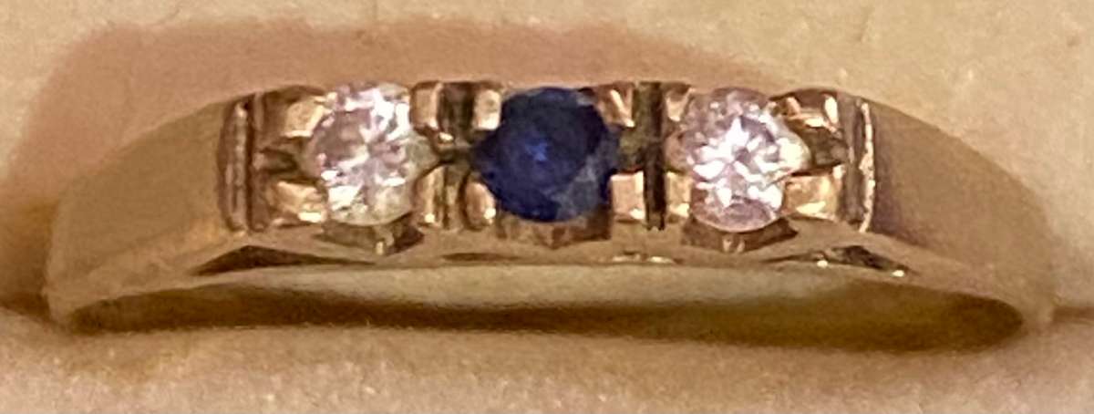 Edwardian 9ct yellow gold blue sapphire and diamond ring