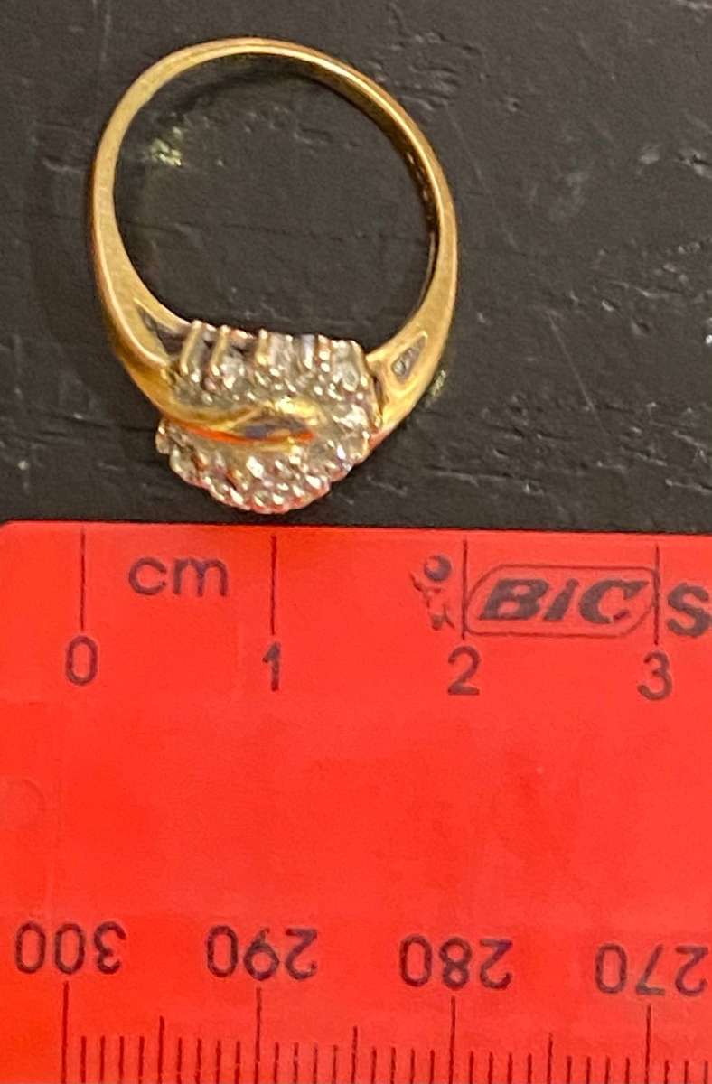 18ct Yellow Gold ,Diamond Cluster Ring