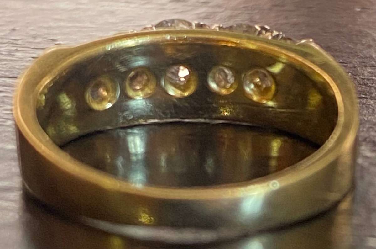 Antique 5 Diamonds , Wedding ring set in 18ct yellow gold