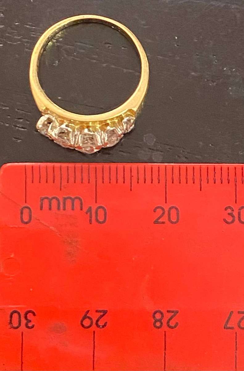 Antique 5 Diamonds , Wedding ring set in 18ct yellow gold