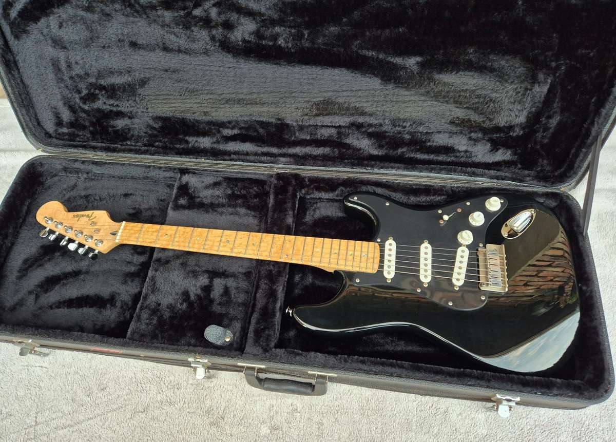 Fender Stratocaster Korean Black Electric Guitar