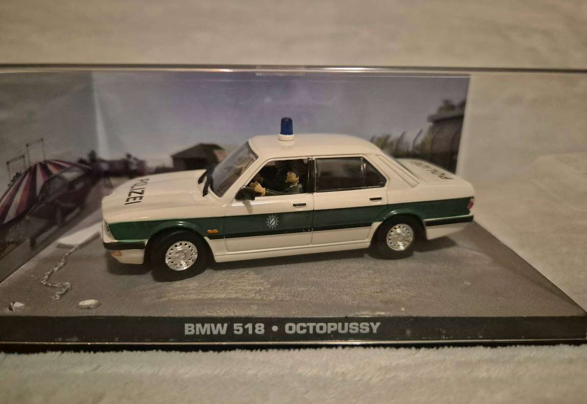 James Bond 007 BMW 518 - 1/43 Scale - Octopussy