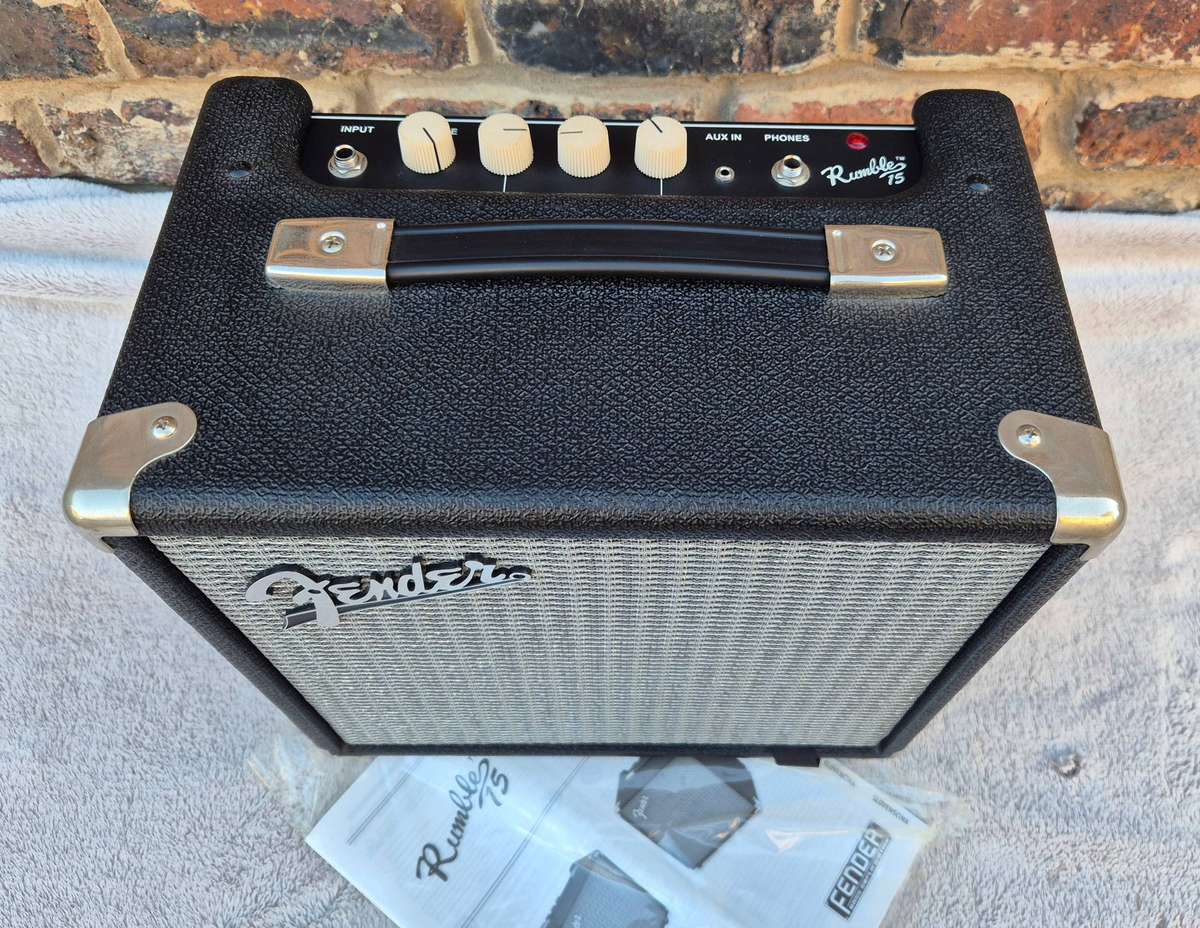 Fender Rumble 15 Bass Guitar Practice Amp