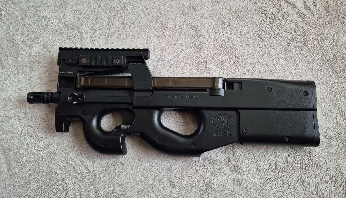 FN Herstal Airsoft P90 SMG - 6mm BB