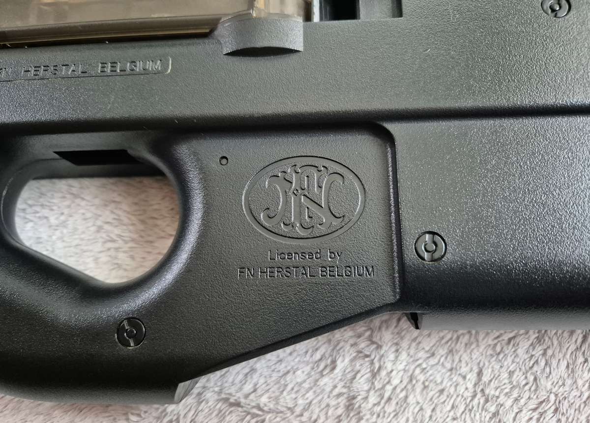 FN Herstal Airsoft P90 SMG - 6mm BB