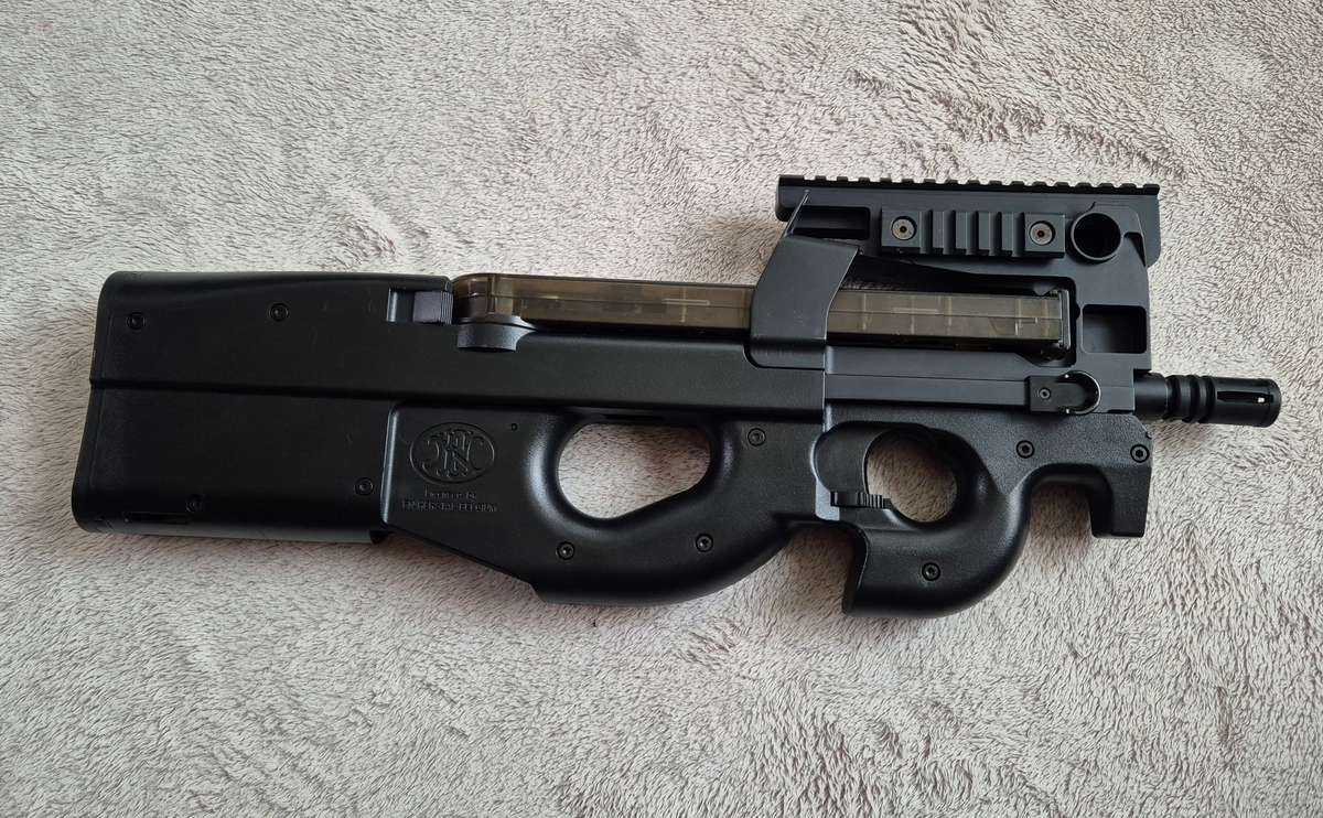 FN Herstal Airsoft P90 SMG - 6mm BB