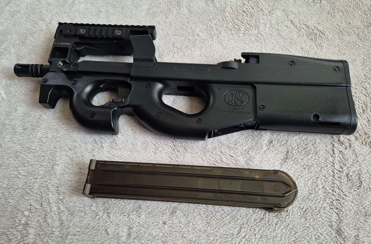 FN Herstal Airsoft P90 SMG - 6mm BB