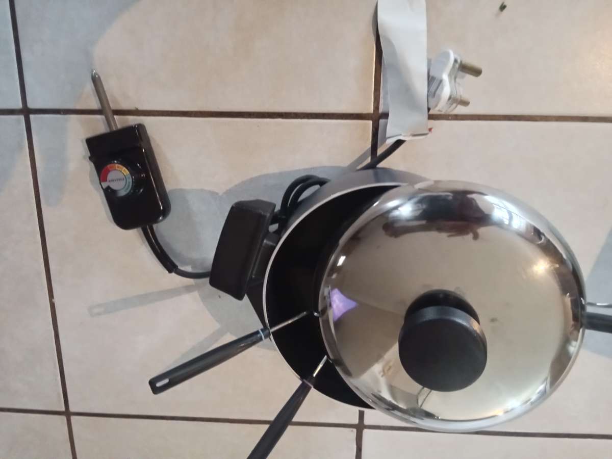 New Matsui Fondue Set with Stainless  Steel Lid