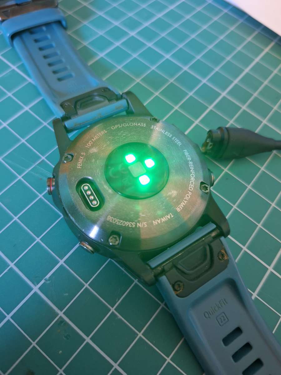 Garmin Fenix 5 - Multisport GPS Watch for Sport, Adventure and Style