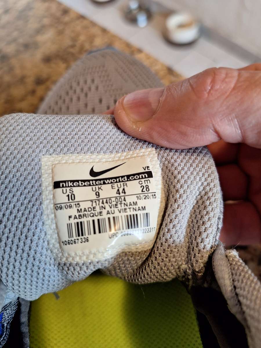 Nike Air Zoom Vomero 10 running shoes - UK9/US10