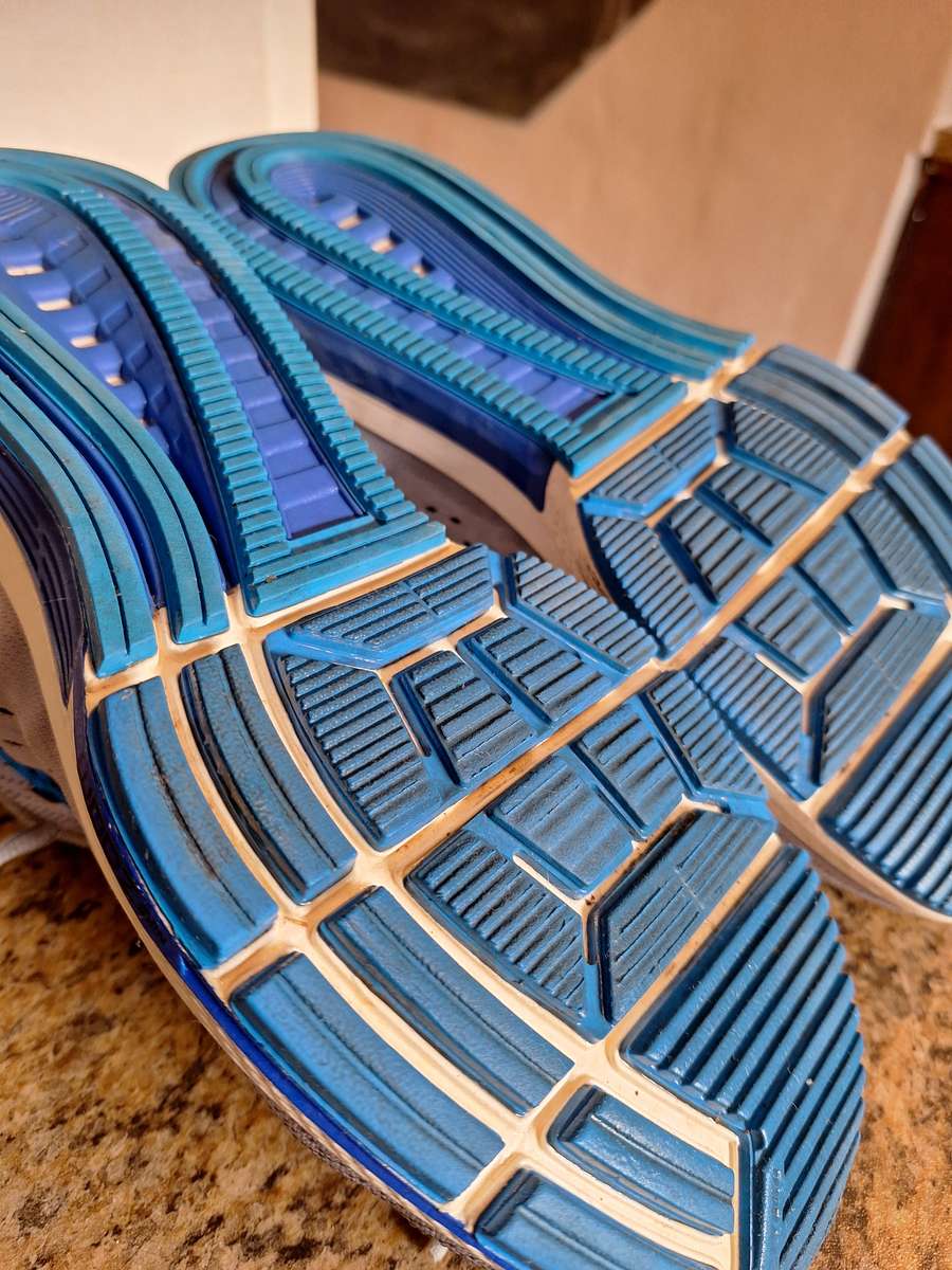 Nike Air Zoom Vomero 10 running shoes - UK9/US10