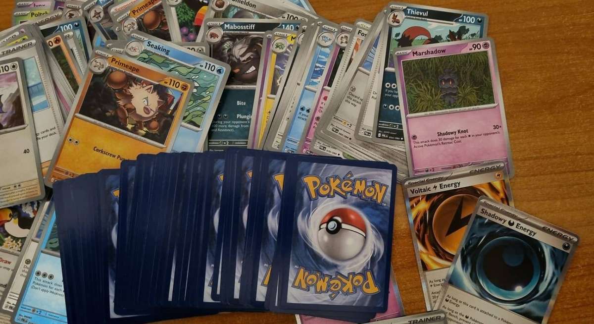 Pokemon cards (pitch black)