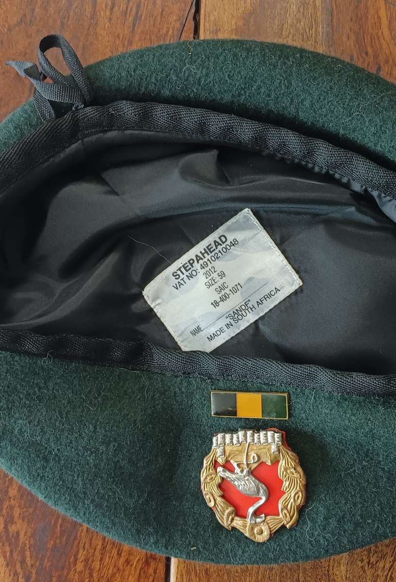 SADF - 2 SAI BN - BERET AND SHOULDER FLASH