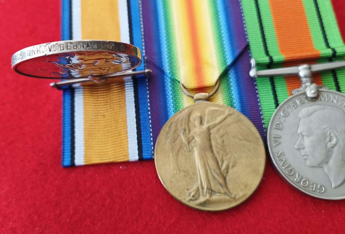 WWI & 2 FAMILY GROUP + EFFICIENCY MEDAL - FULL SIZE