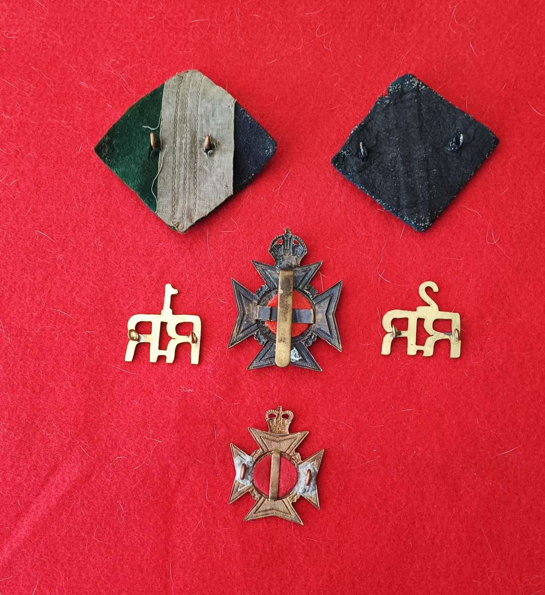 RHODESIA - RHODESIA REGIMENT - BADGE LOT
