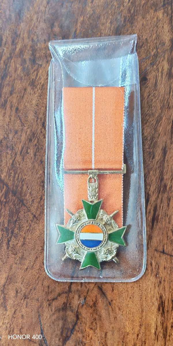 SADF - HONORIS CRUX GOLD - FULL SIZE  WITH PROVENANCE