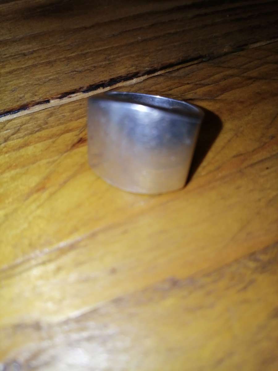 Solid Silver Unisex Ring!