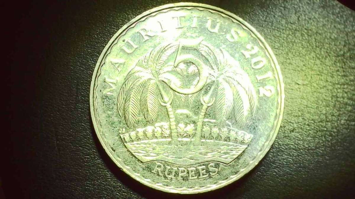 2012 Mauritius 5 Rupee Coin - Good Condition - 0060