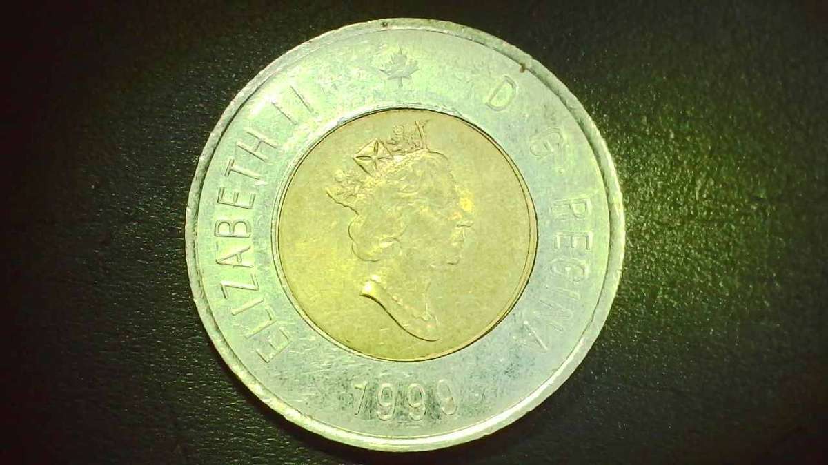 1999 Canadian 2 Dollar Coin - Great Condition - 0076