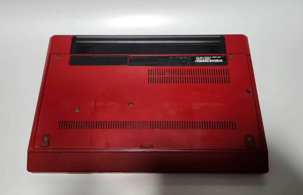 LENOVO X100E LAPTOP up for Grabs - ****** R30 SHIPPING *****