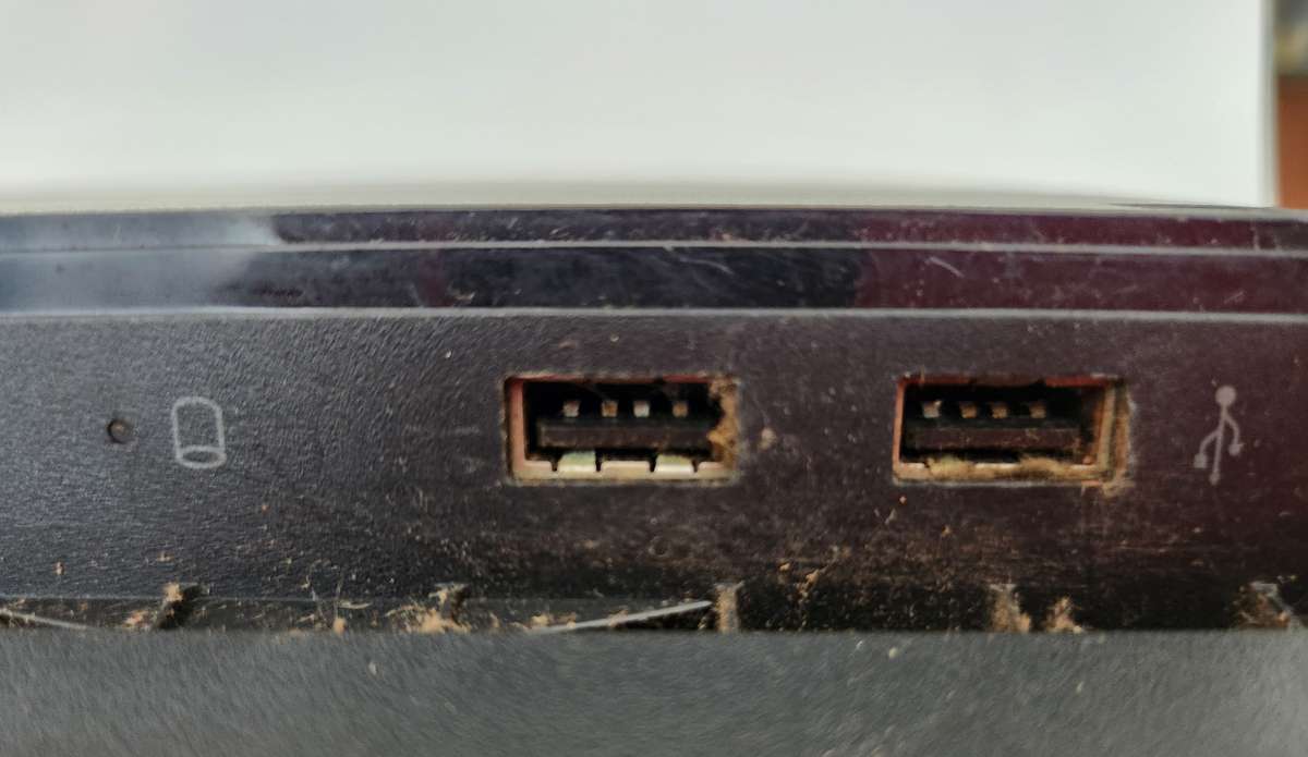 SONY PLAYSTATION 3  CONSOLE - MODEL CECH-2004B up for Grabs - ****** R30 SHIPPING *****