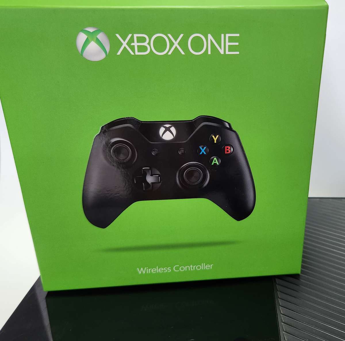 XBOX ONE CONSOLE + 1 CONTROLLER  - MODEL 1540  up for Grabs - ****** R30 SHIPPING *****