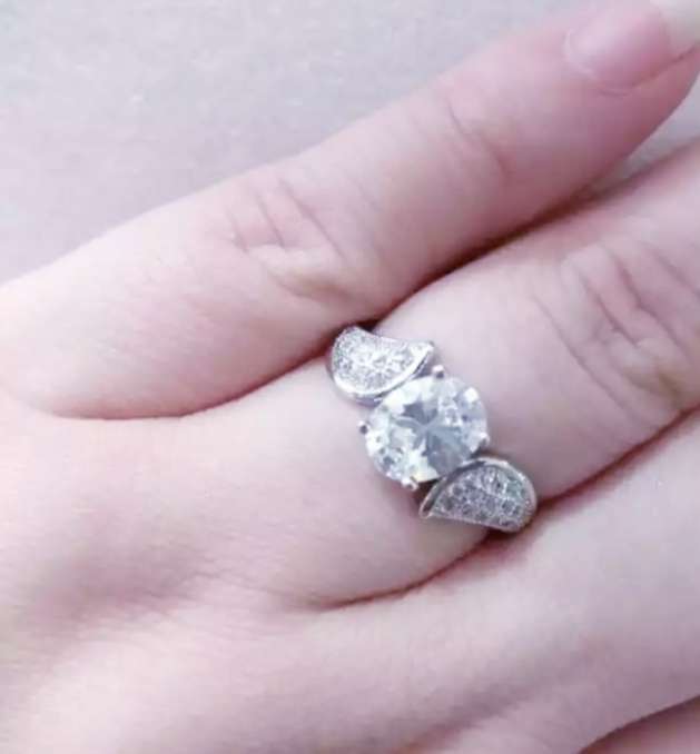 925 Sterling Silver Filled 2.5 Ct. Oval Cut Cr. Diamond Ring | Marked 925