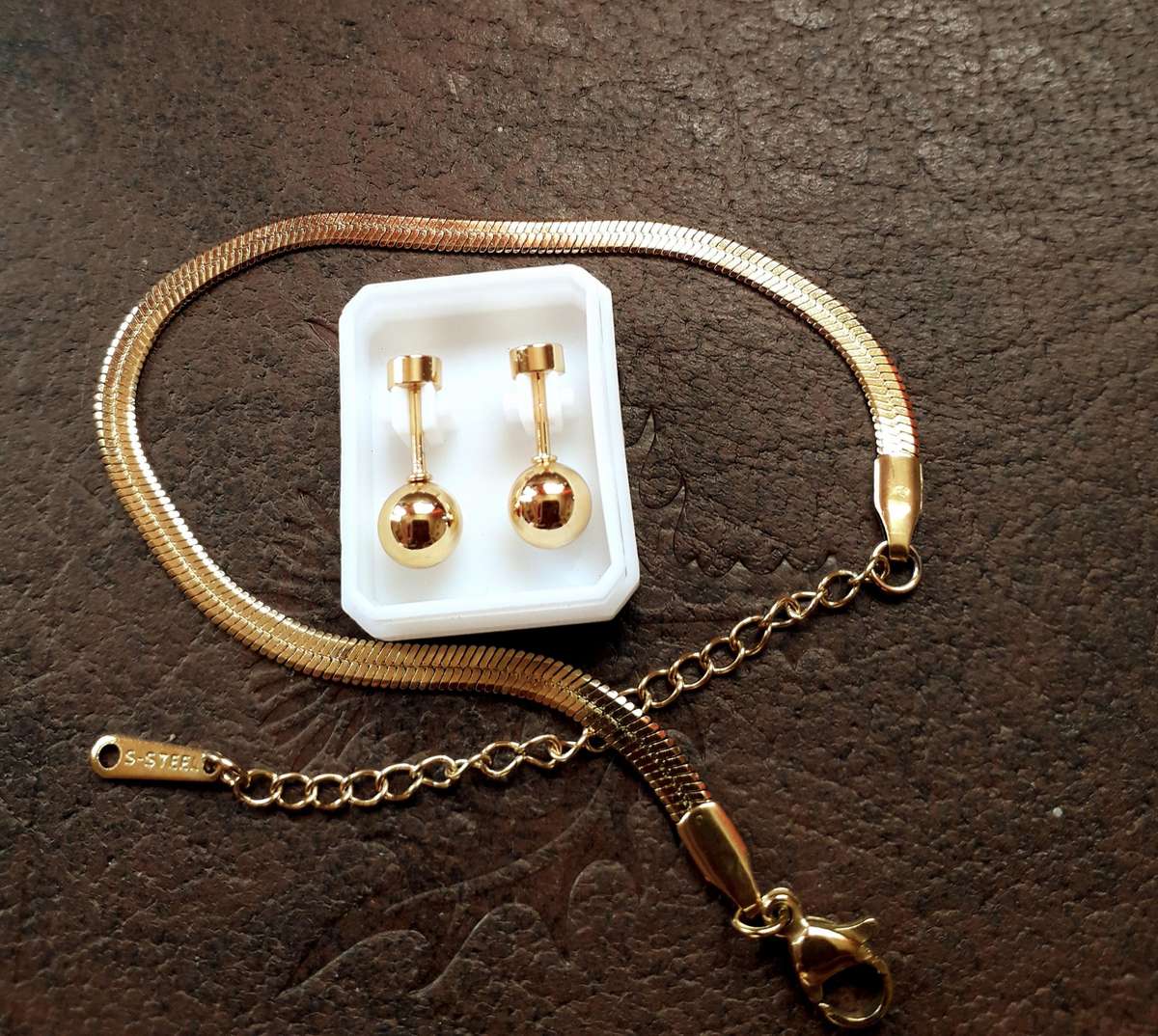 Stainless Steel No-Fade Bracelet and Ball Stud Earrings