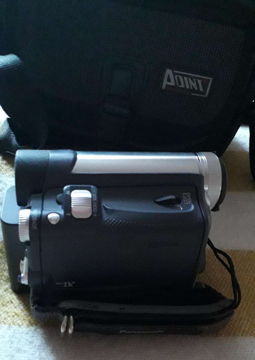 Panasonic Digital Video Camera Camcorder NV-GS11 with Carry Case