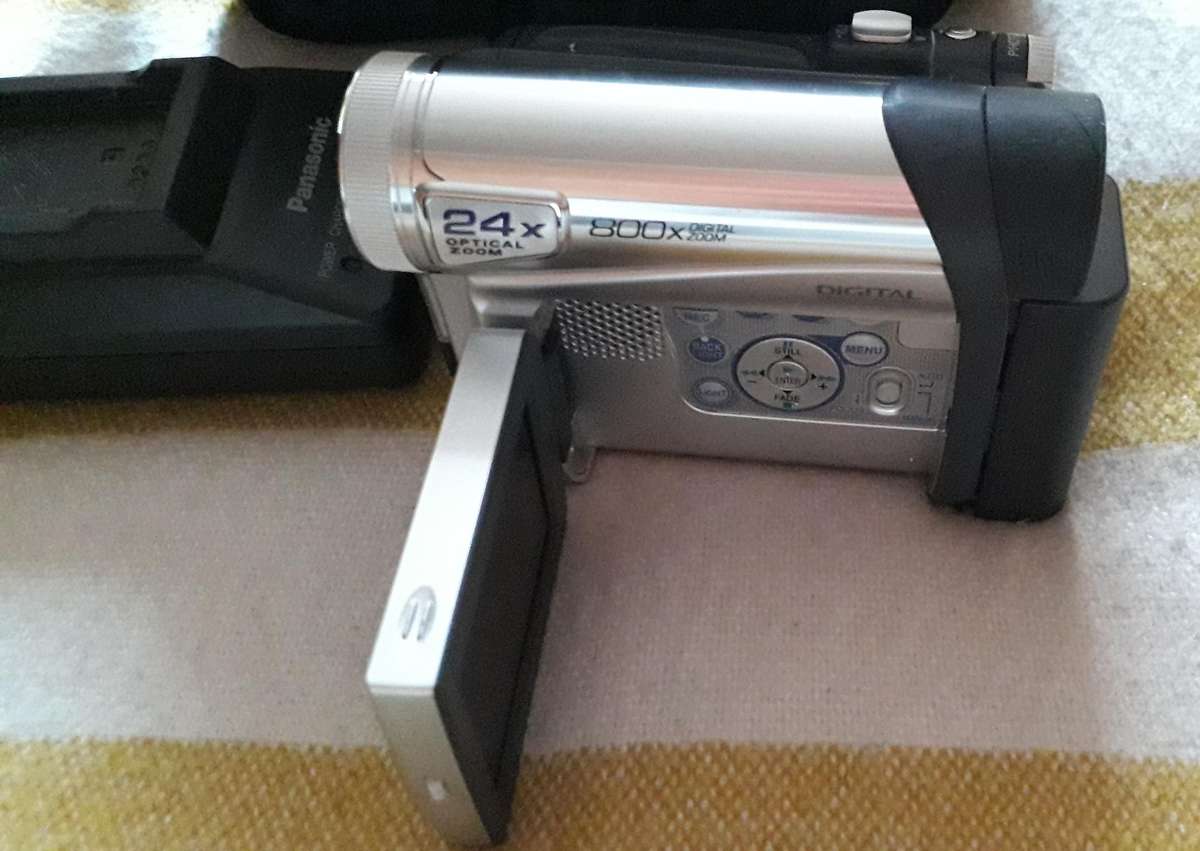 Panasonic Digital Video Camera Camcorder NV-GS11 with Carry Case