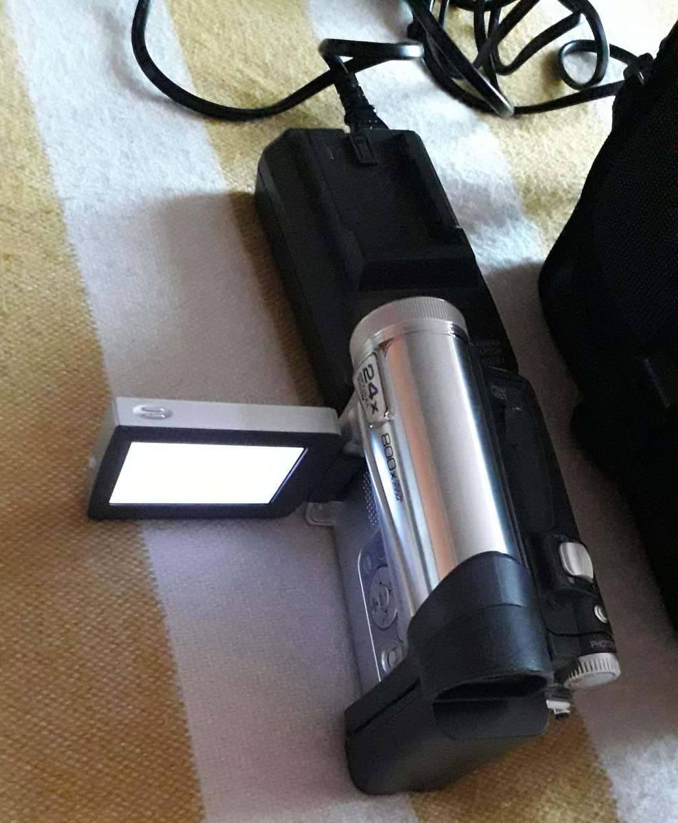 Panasonic Digital Video Camera Camcorder NV-GS11 with Carry Case