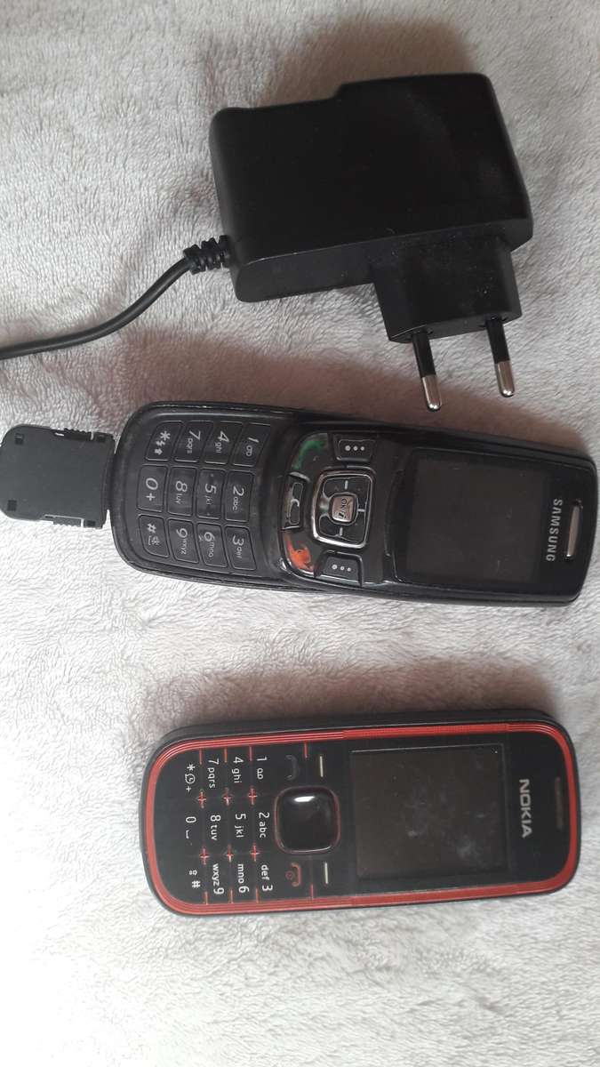 Vintage Samsung and Nokia Cellphones | Secondhand For Collectors or Spares or Repairs